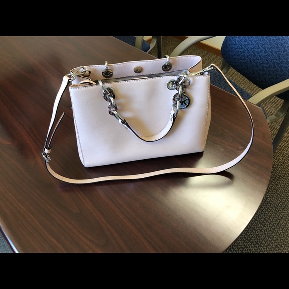 Michael Kors Blush Handbag - Picture 1 of 8